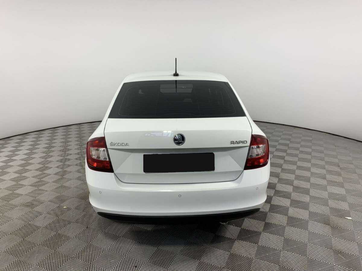 Купить Skoda Rapid с пробегом. Фото: #4