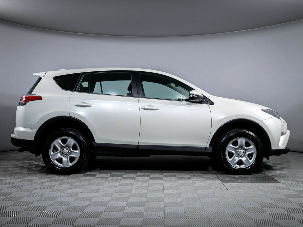 Купить Toyota RAV4 с пробегом. Фото: #3