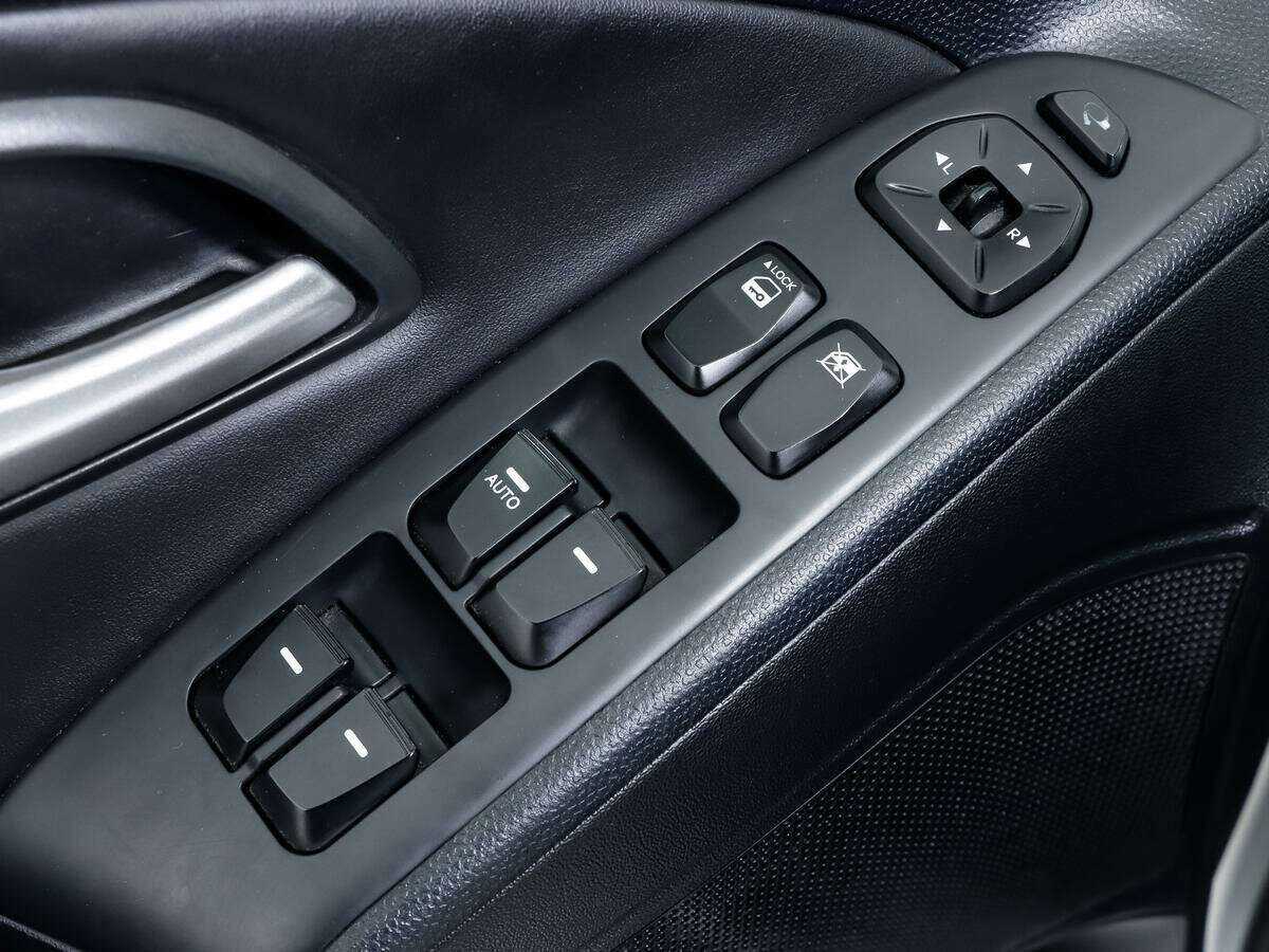 Купить Hyundai ix35 с пробегом. Фото: #11