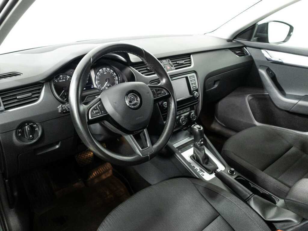 Купить Skoda Octavia с пробегом. Фото: #10