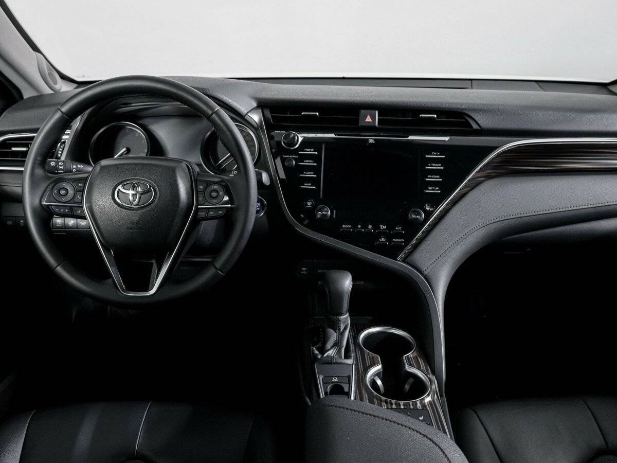 Купить Toyota Camry с пробегом. Фото: #11