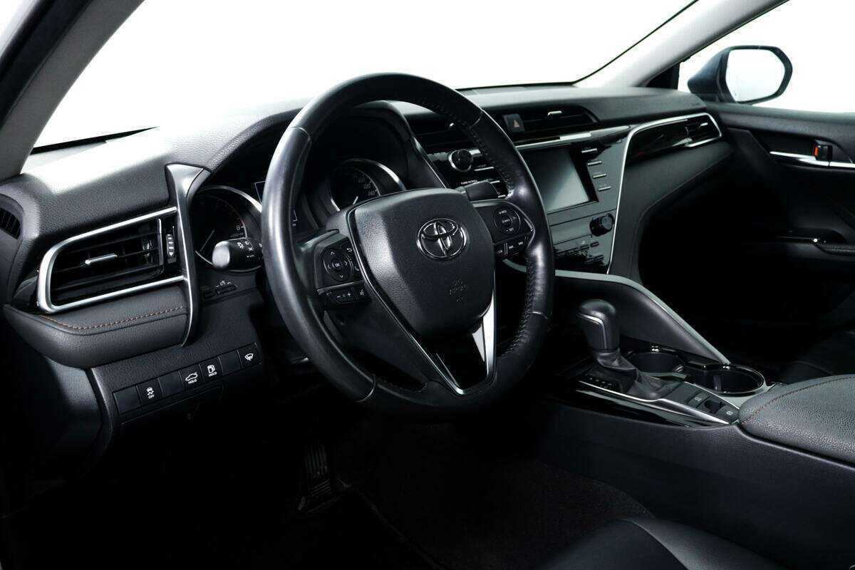 Купить Toyota Camry с пробегом. Фото: #12
