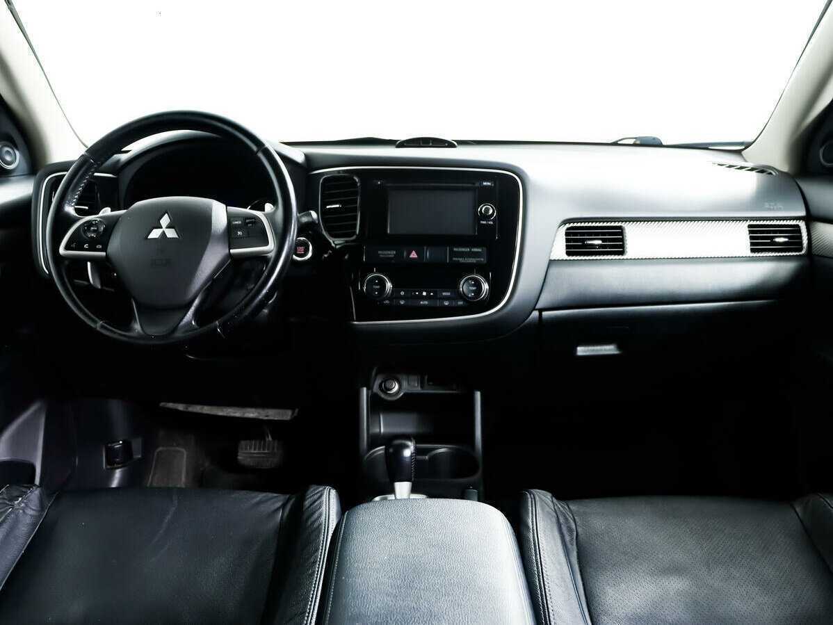 Купить Mitsubishi Outlander с пробегом. Фото: #10