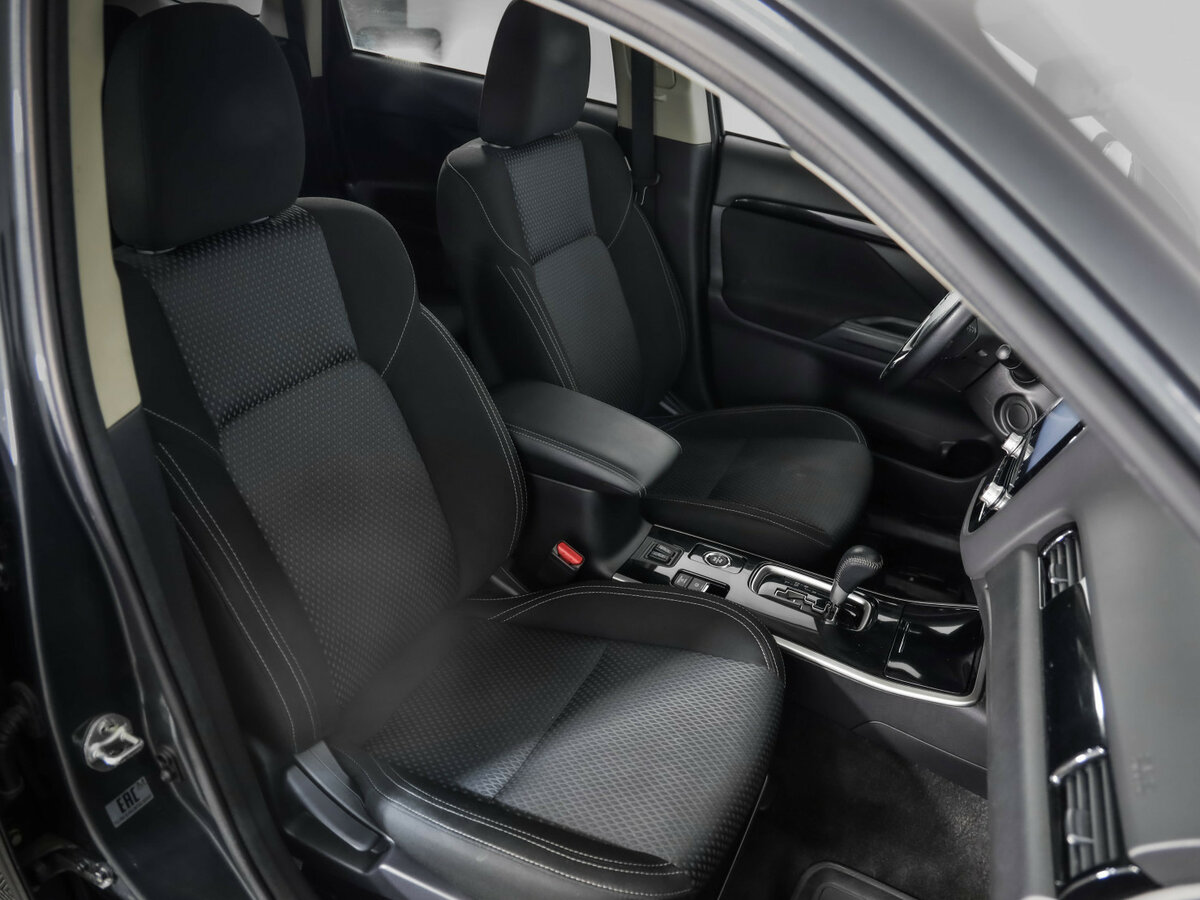 Купить Mitsubishi Outlander с пробегом. Фото: #23