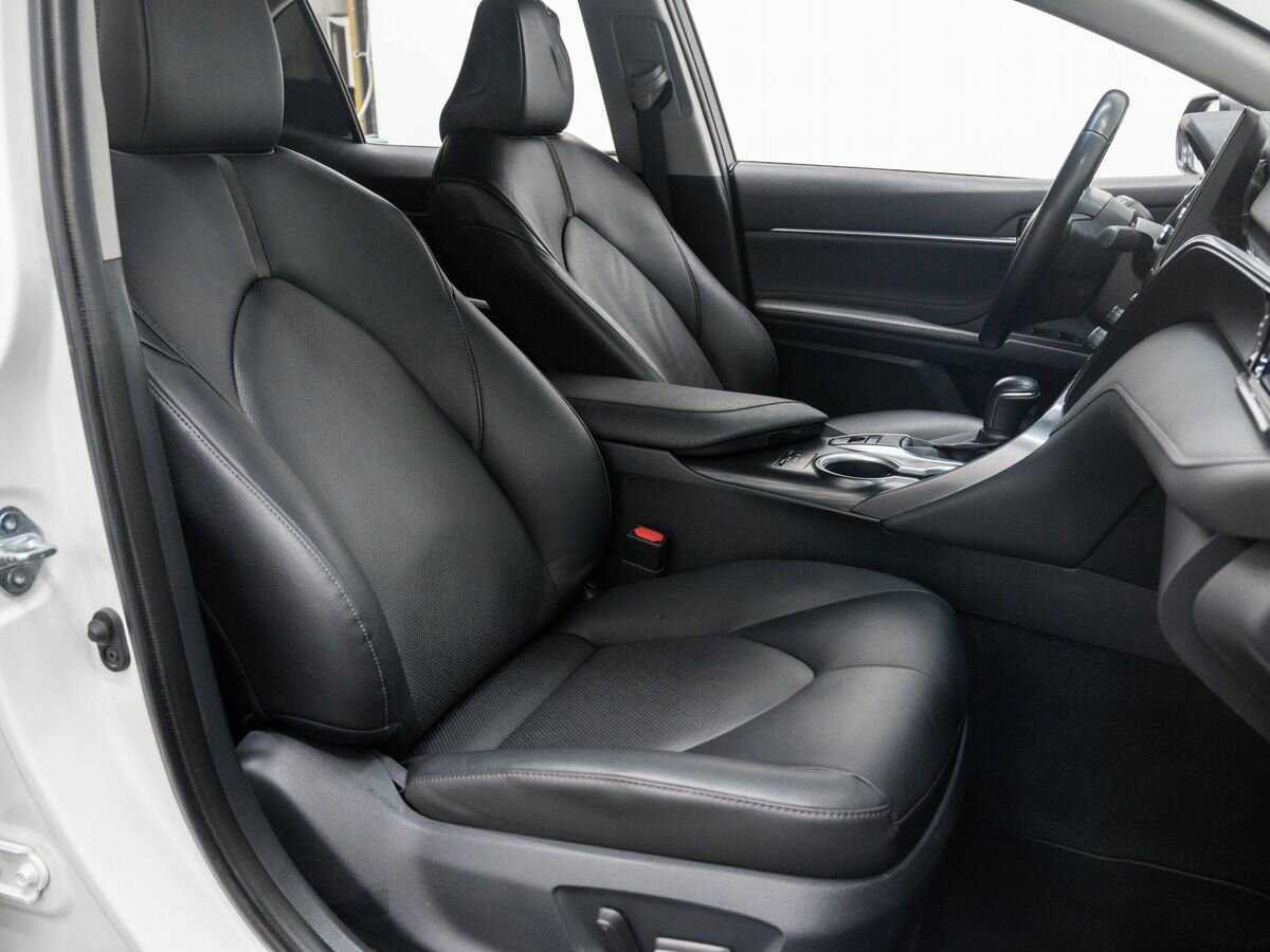 Купить Toyota Camry с пробегом. Фото: #7