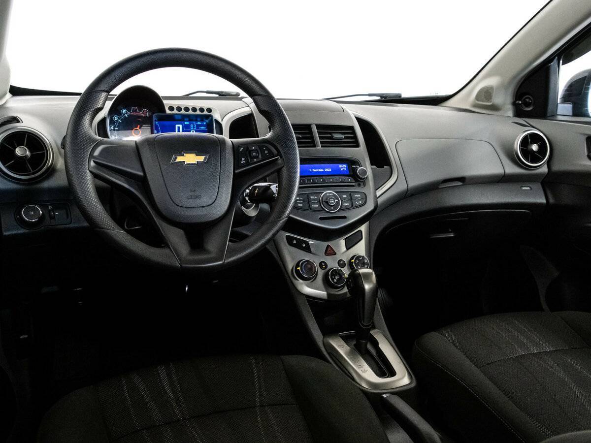 Купить Chevrolet Aveo с пробегом. Фото: #10