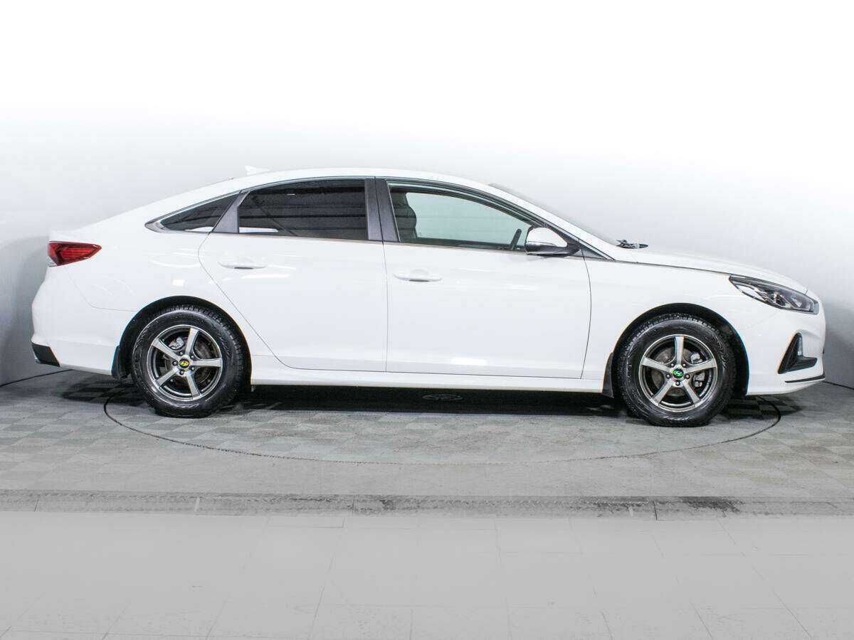 Купить Hyundai Sonata с пробегом. Фото: #3