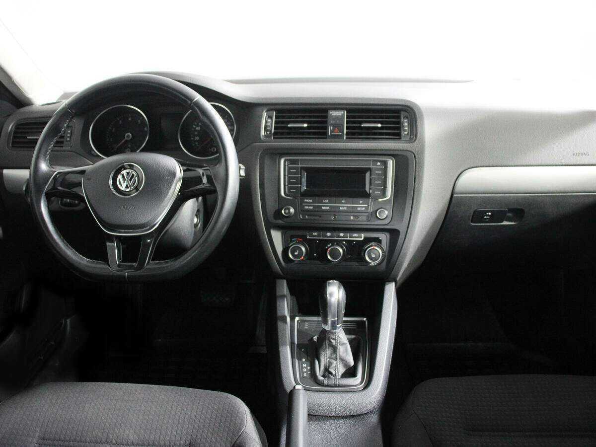 Купить Volkswagen Jetta с пробегом. Фото: #11
