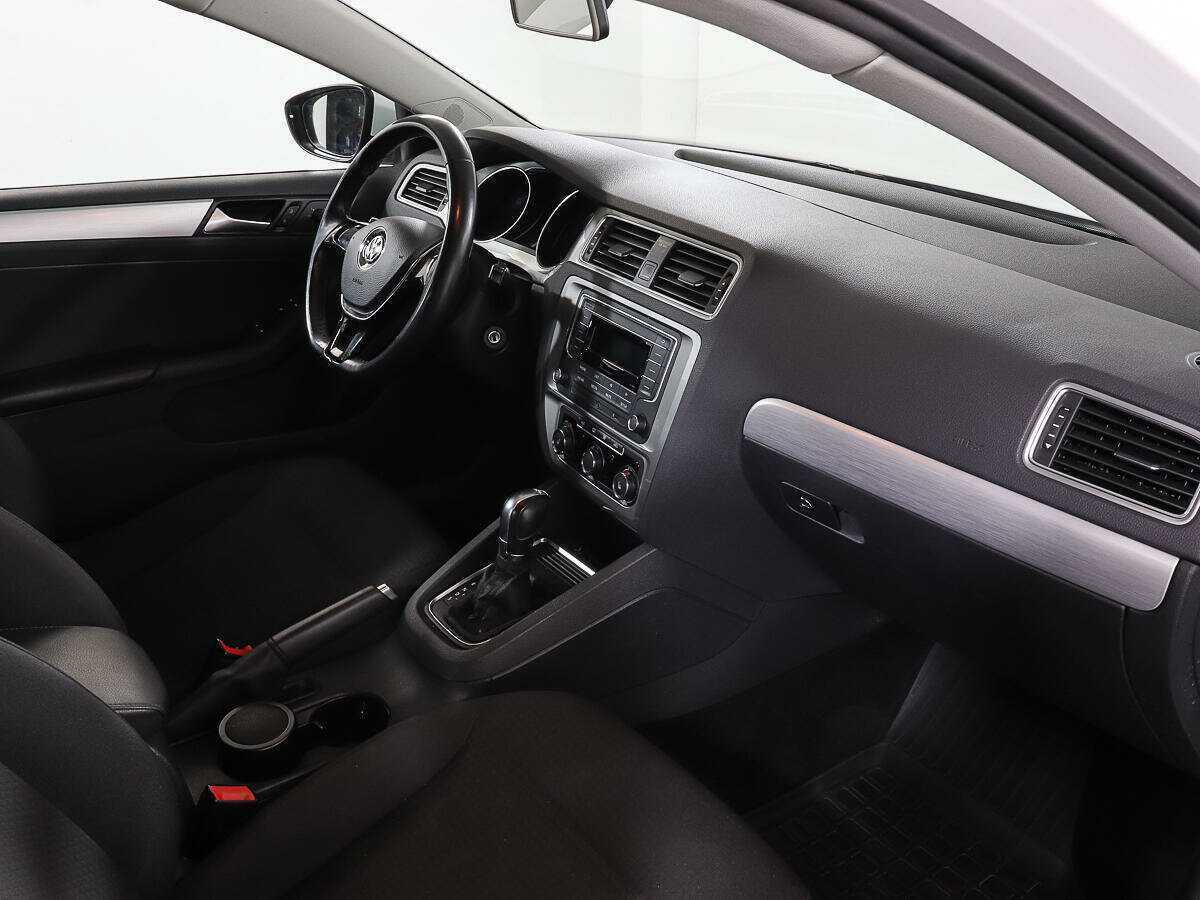 Купить Volkswagen Jetta с пробегом. Фото: #8