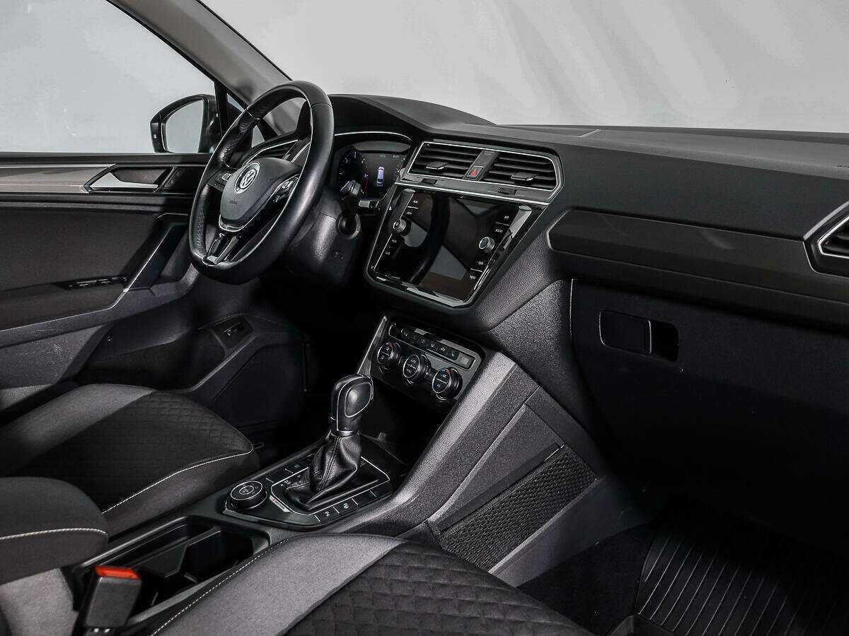 Купить Volkswagen Tiguan с пробегом. Фото: #11