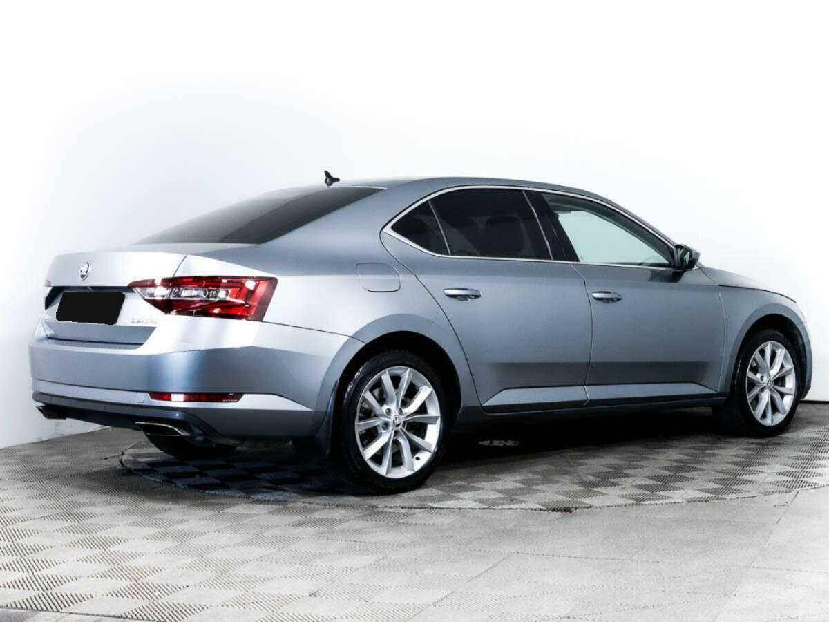 Купить Skoda Superb с пробегом. Фото: #2