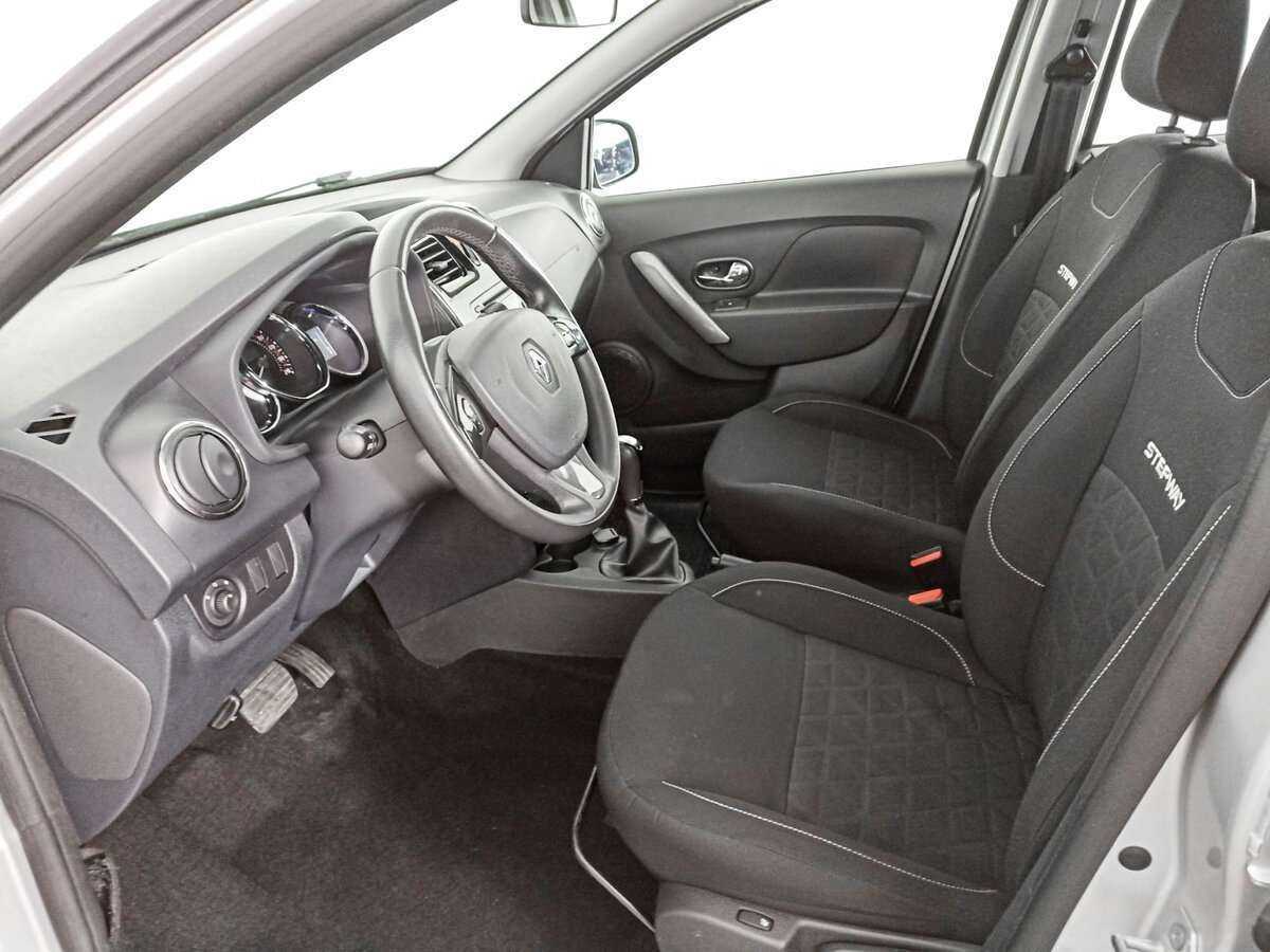 Купить Renault Sandero с пробегом. Фото: #12
