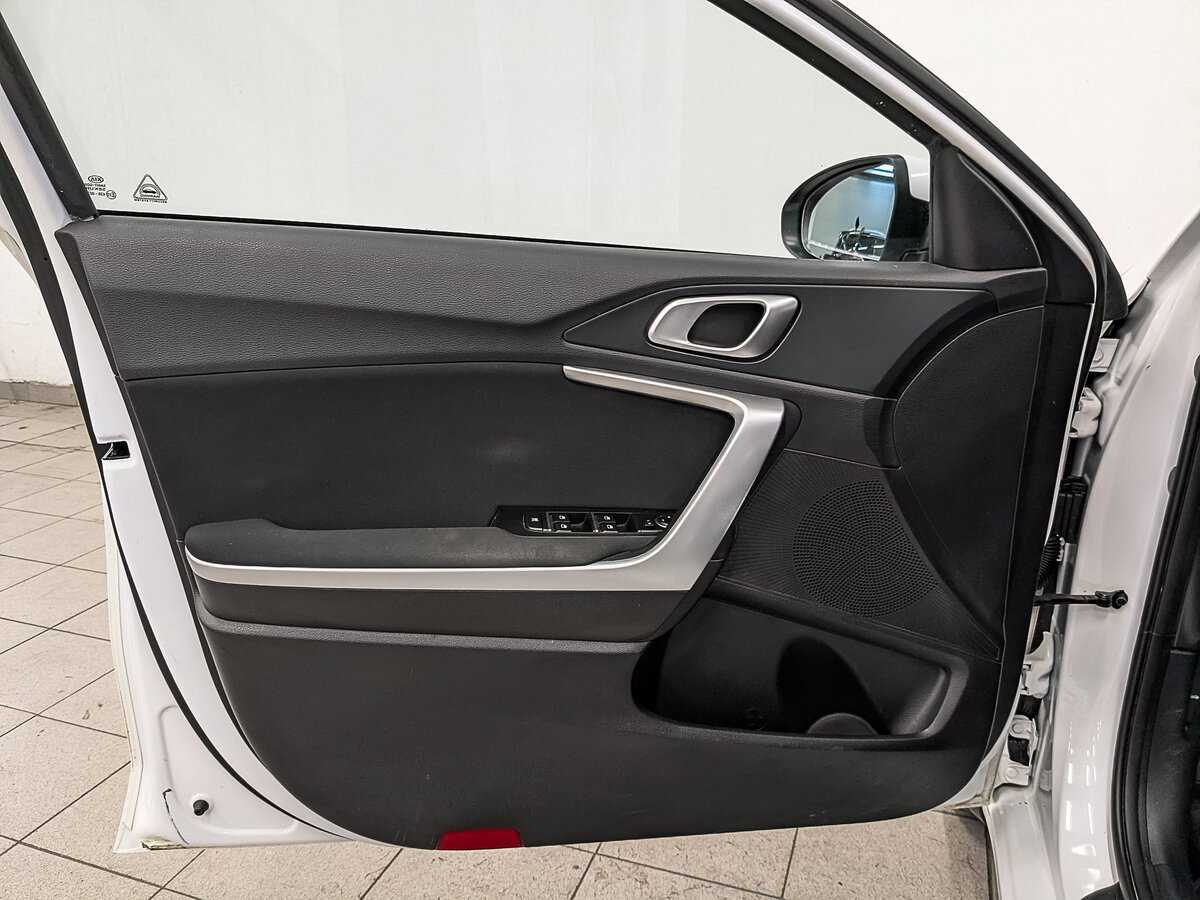 Купить Kia Ceed с пробегом. Фото: #16