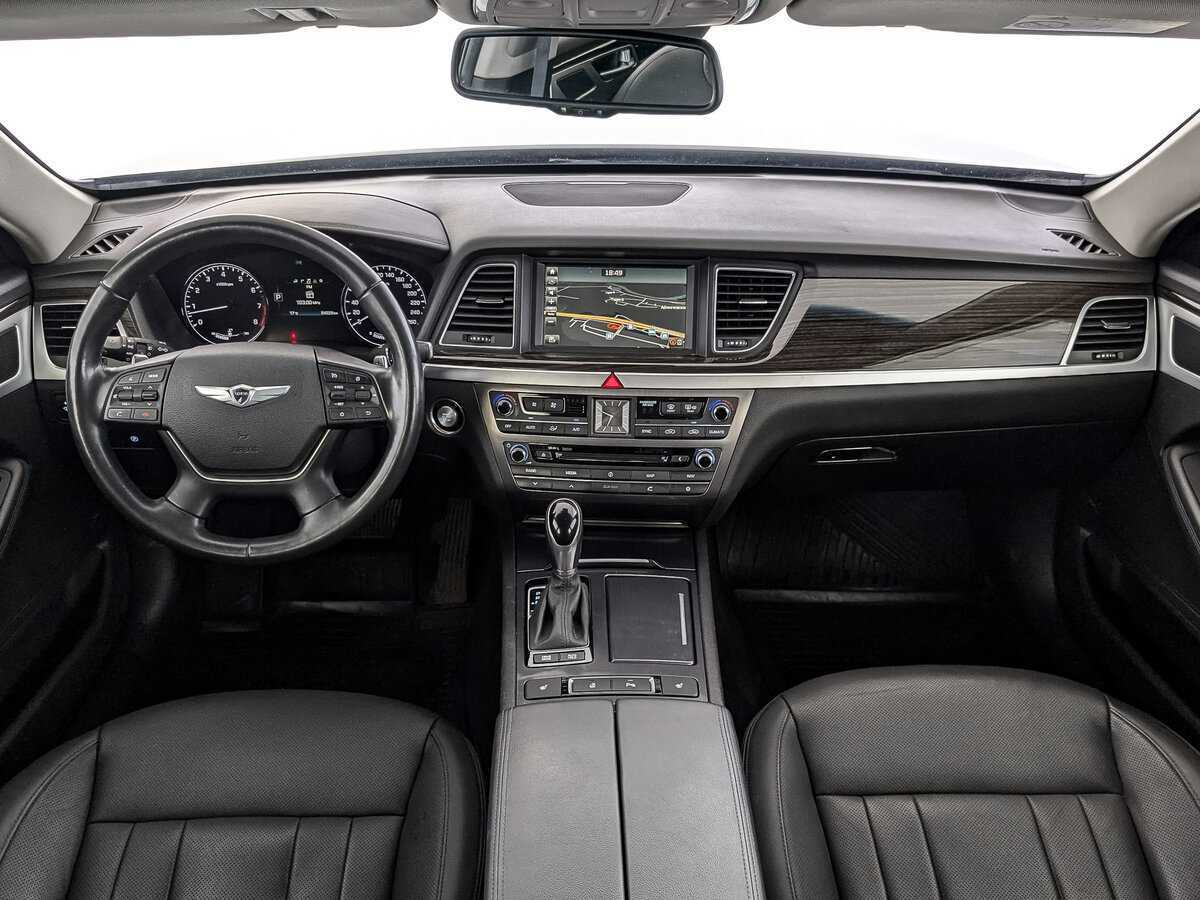 Купить Hyundai Genesis с пробегом. Фото: #13
