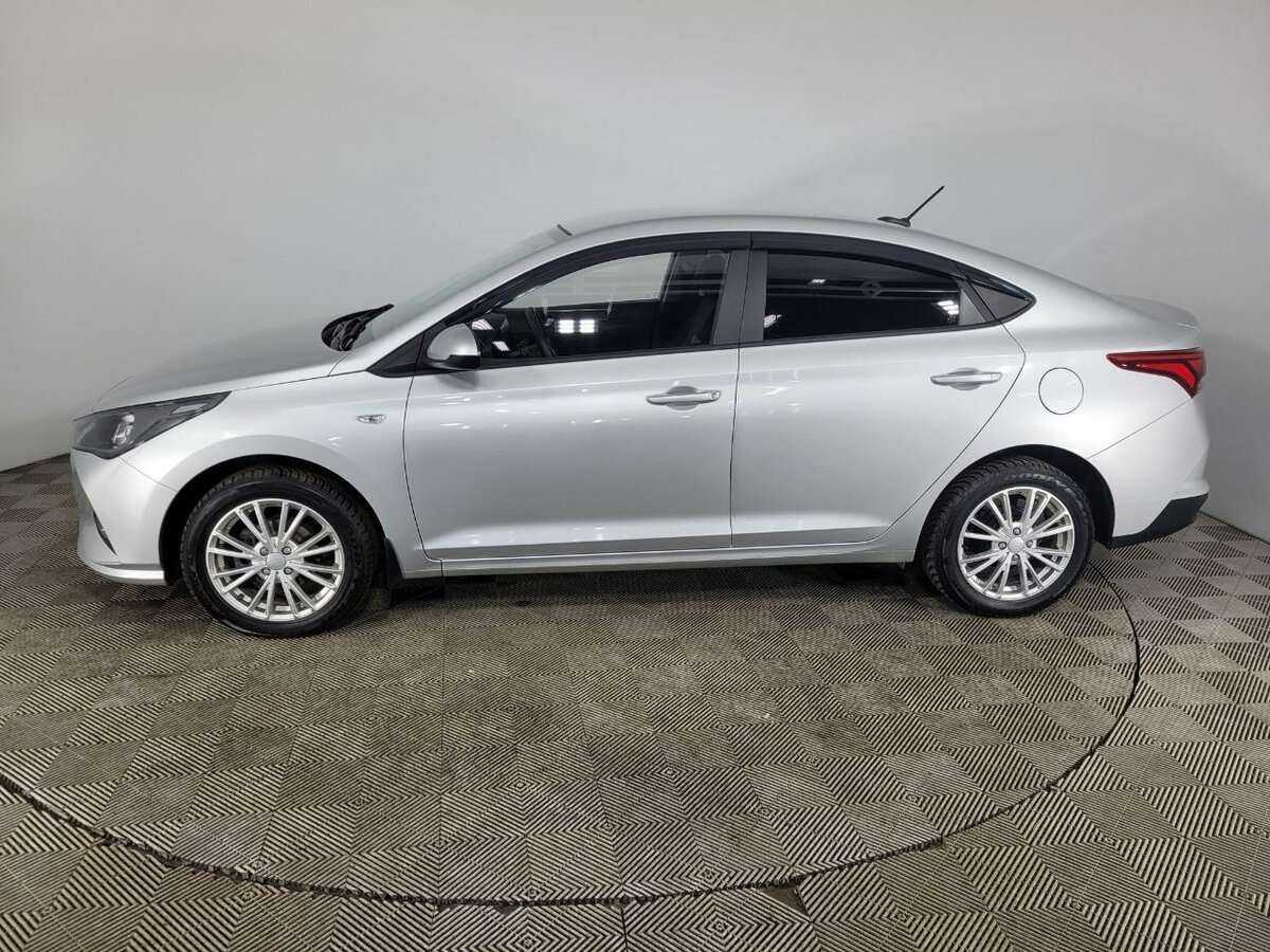Купить Hyundai Solaris с пробегом. Фото: #4