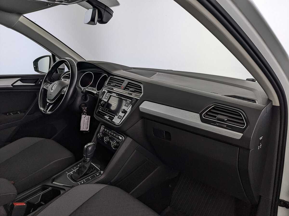 Купить Volkswagen Tiguan с пробегом. Фото: #12
