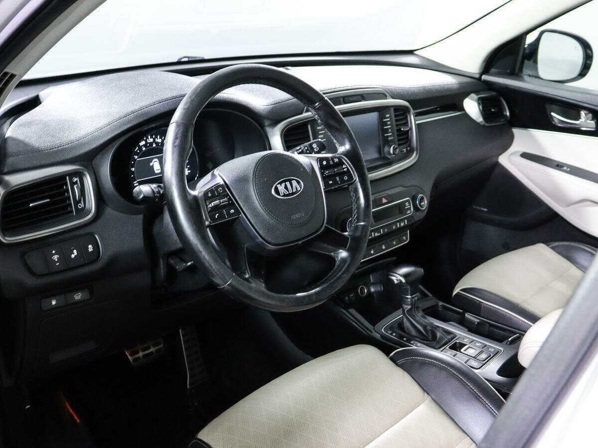 Купить Kia Sorento с пробегом. Фото: #10