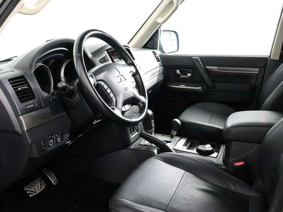 Купить Mitsubishi Pajero с пробегом. Фото: #7