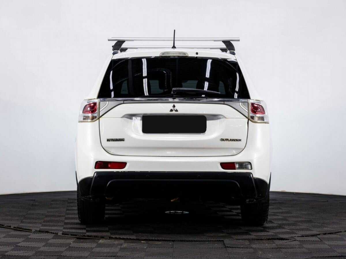 Купить Mitsubishi Outlander с пробегом. Фото: #4