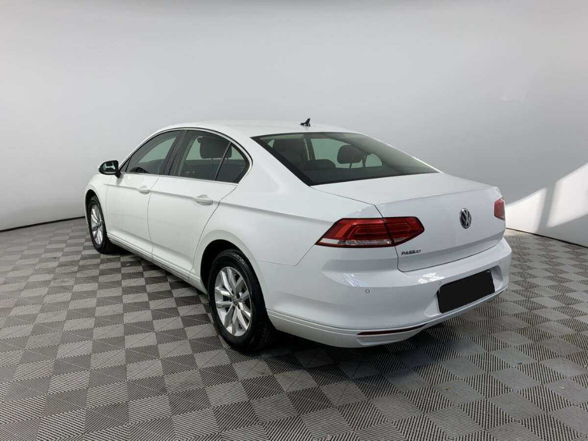 Купить Volkswagen Passat с пробегом. Фото: #6