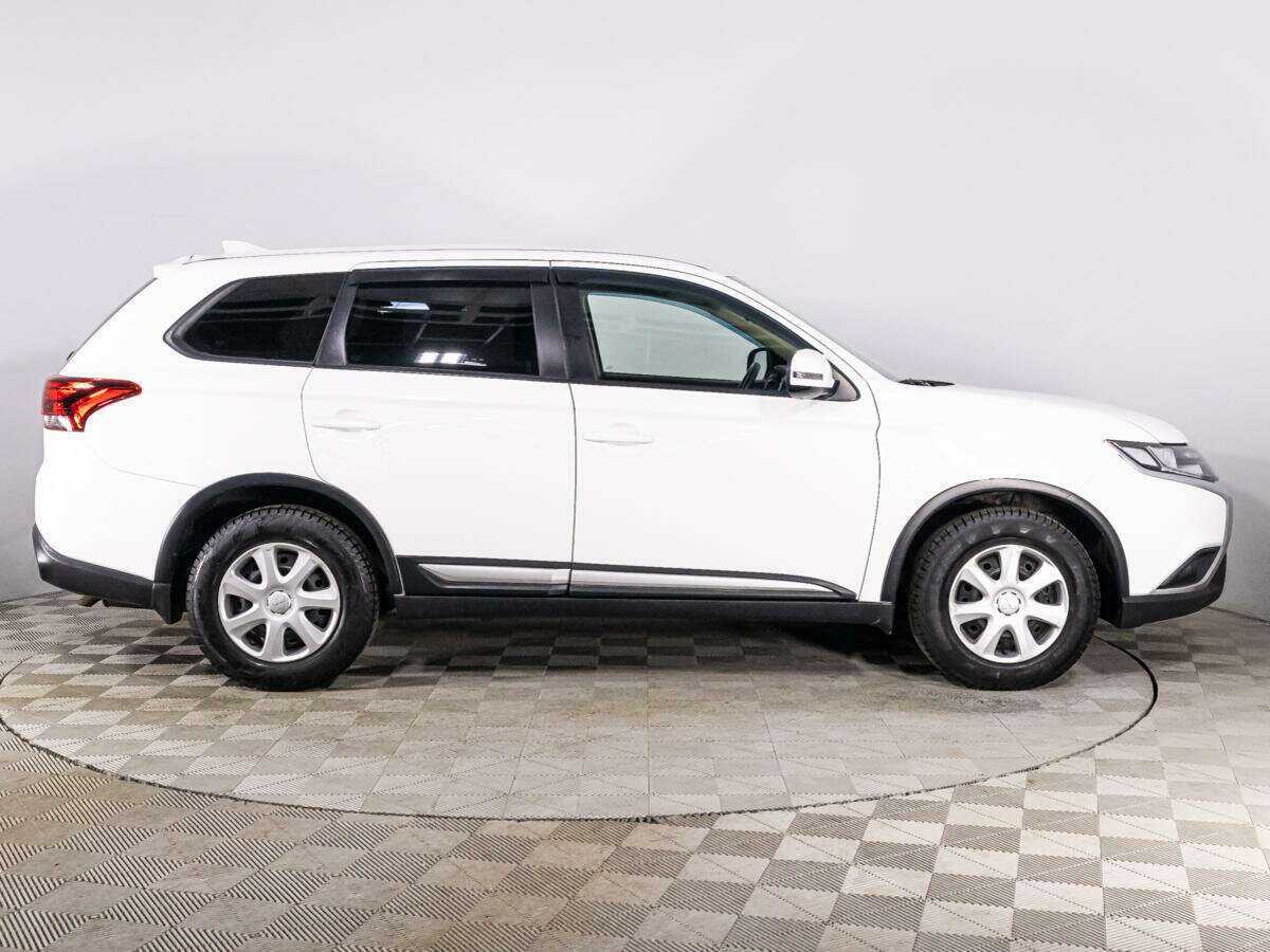Купить Mitsubishi Outlander с пробегом. Фото: #3
