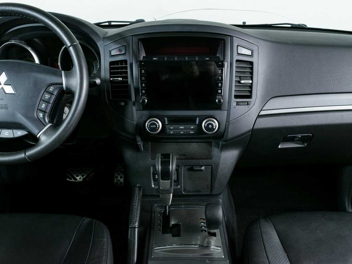 Купить Mitsubishi Pajero с пробегом. Фото: #7