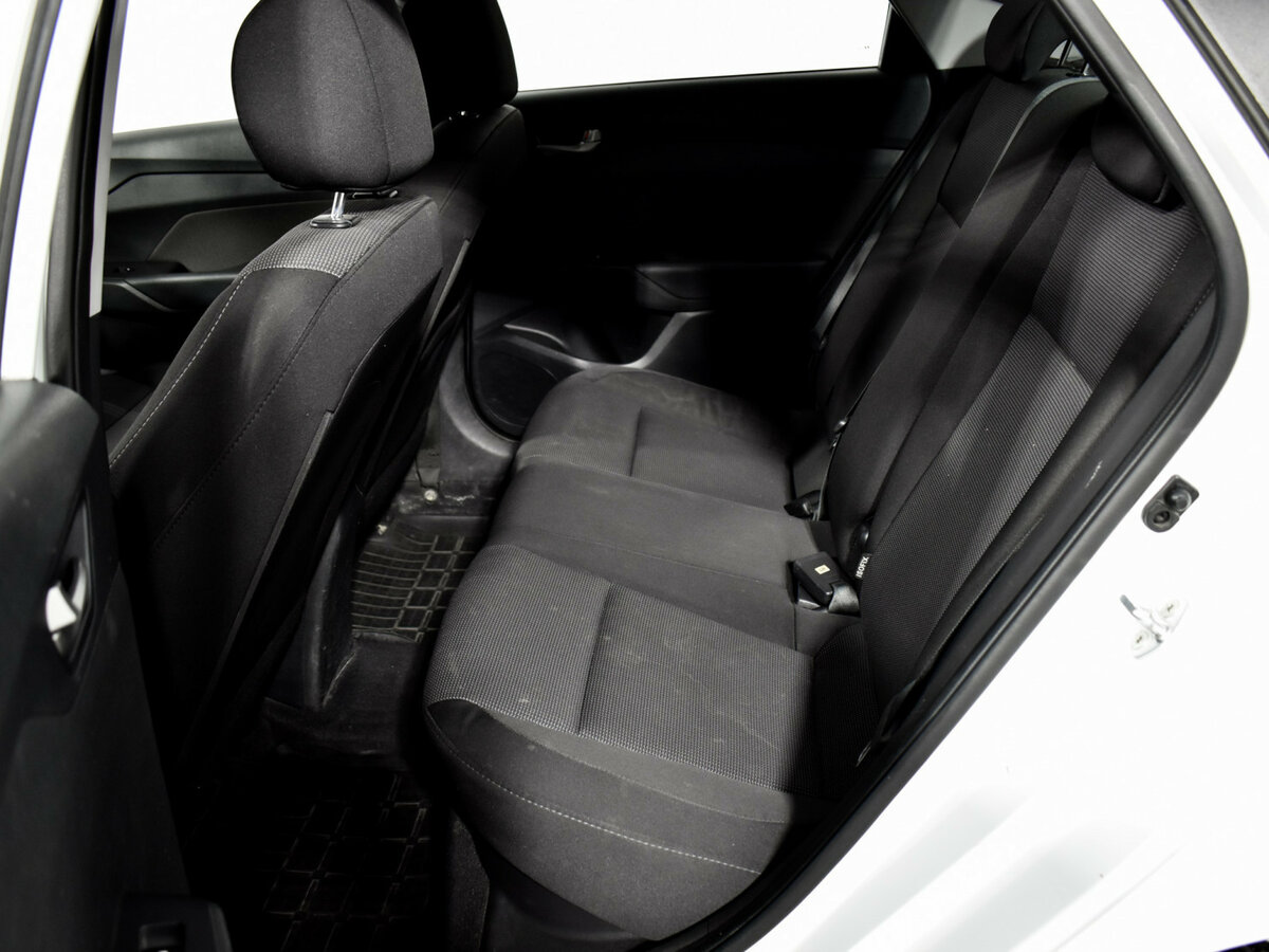 Купить Hyundai Solaris с пробегом. Фото: #10