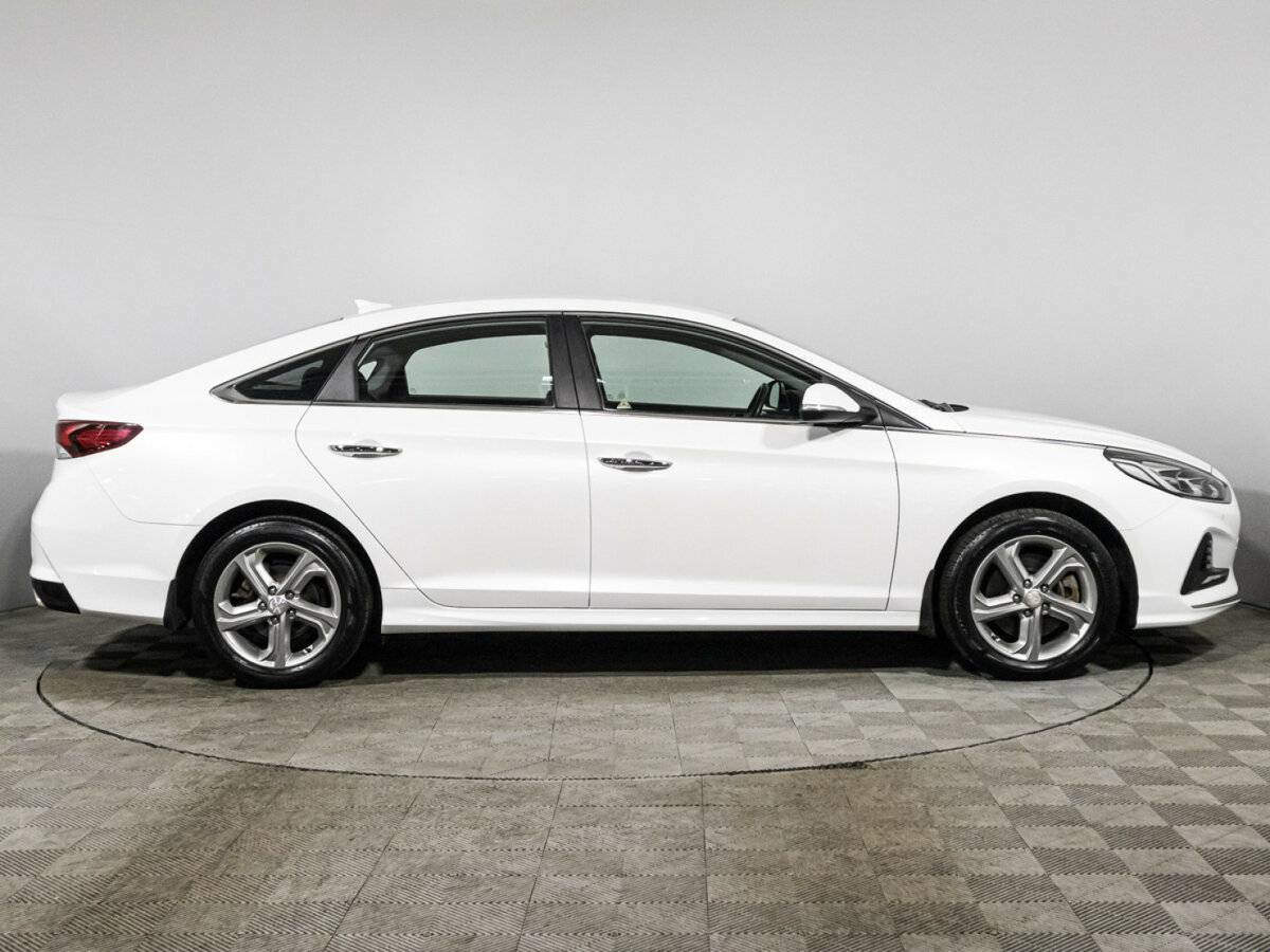 Купить Hyundai Sonata с пробегом. Фото: #3