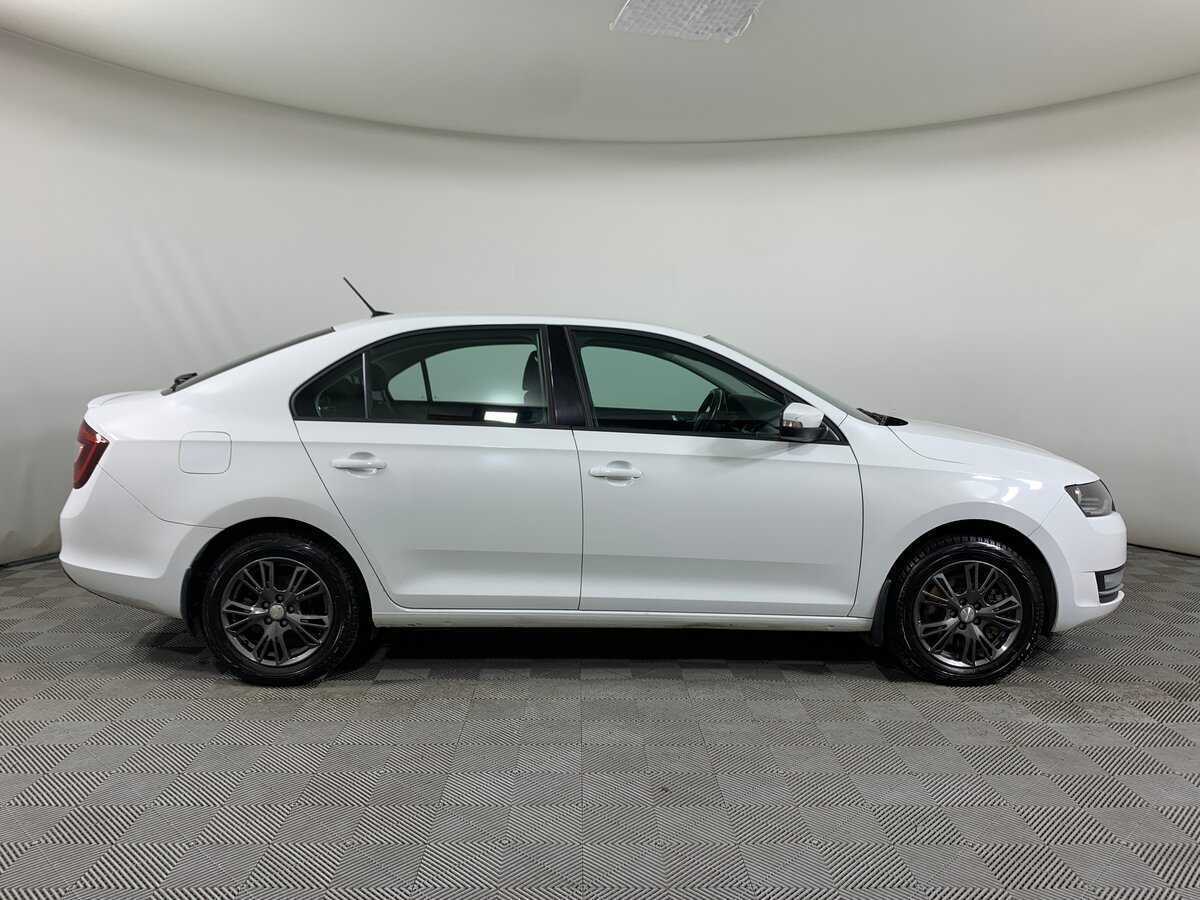 Купить Skoda Rapid с пробегом. Фото: #3