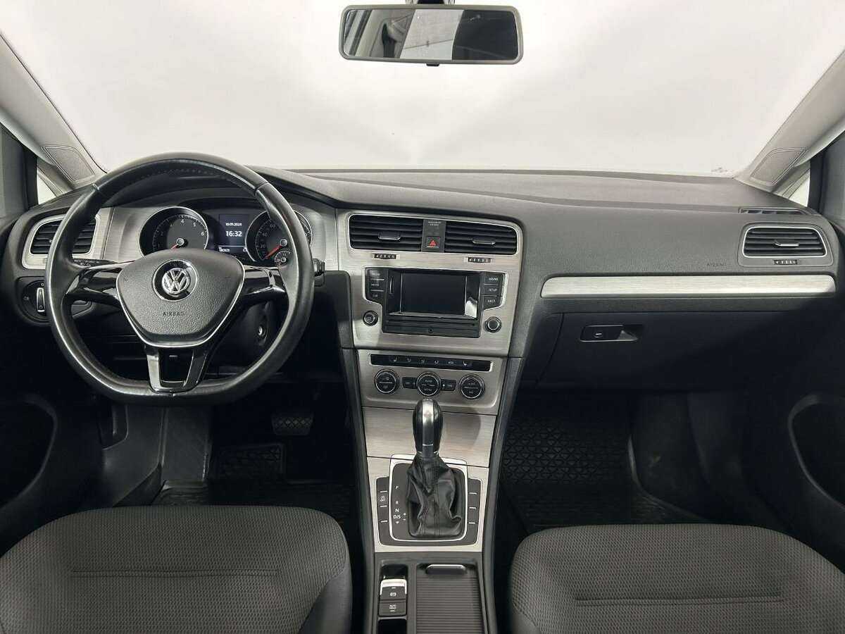 Купить Volkswagen Golf с пробегом. Фото: #6