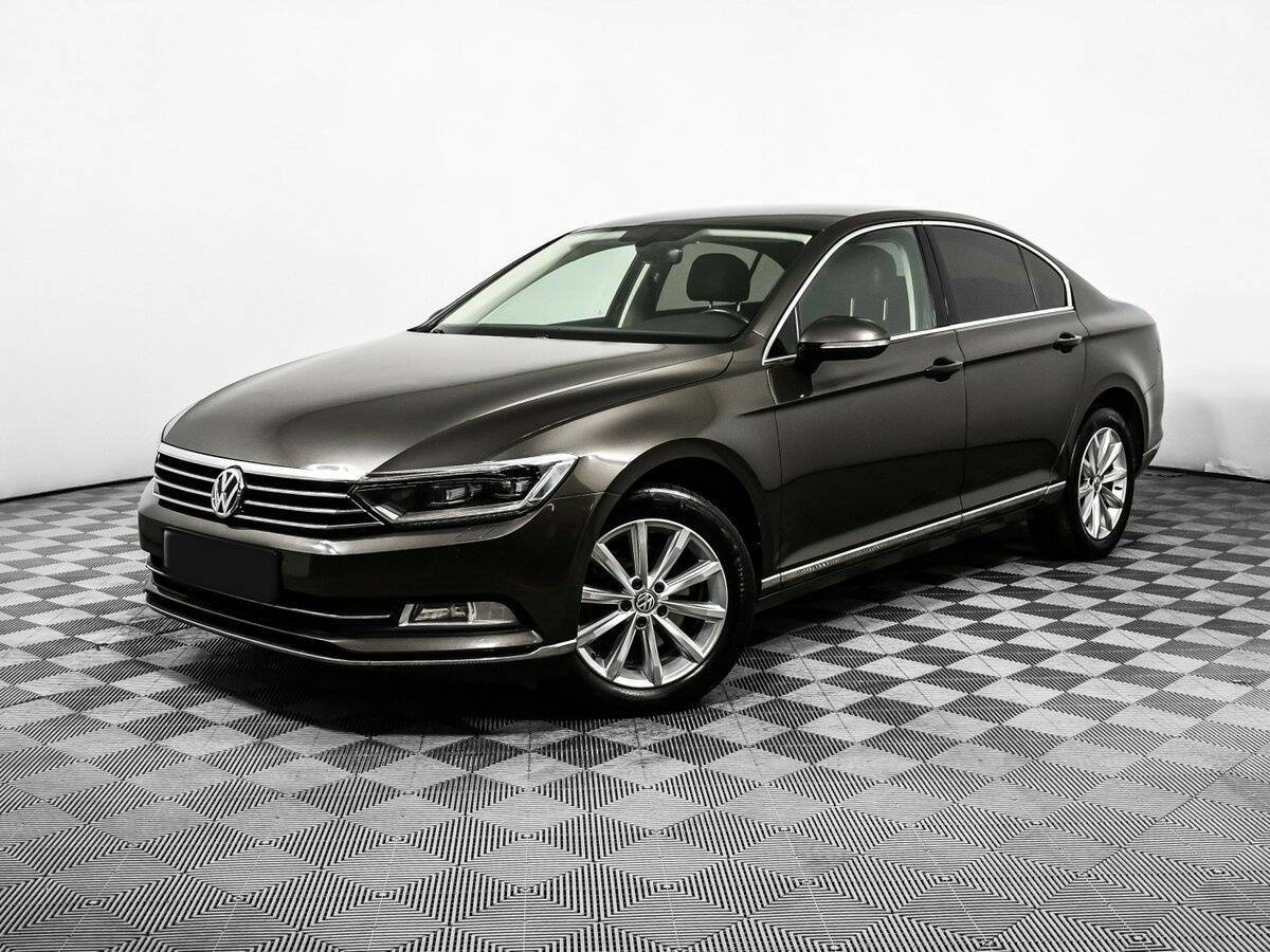 Купить Volkswagen Passat с пробегом. Посмотреть фото