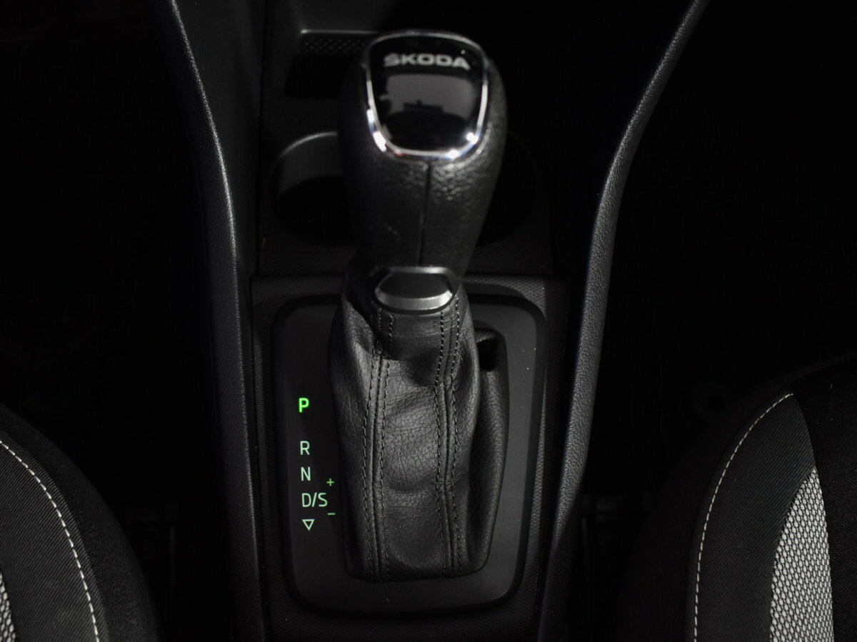 Купить Skoda Rapid с пробегом. Фото: #13