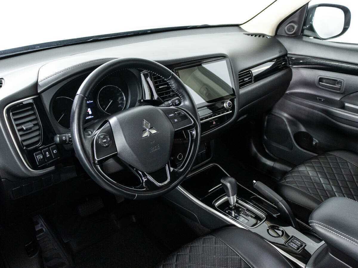 Купить Mitsubishi Outlander с пробегом. Фото: #8