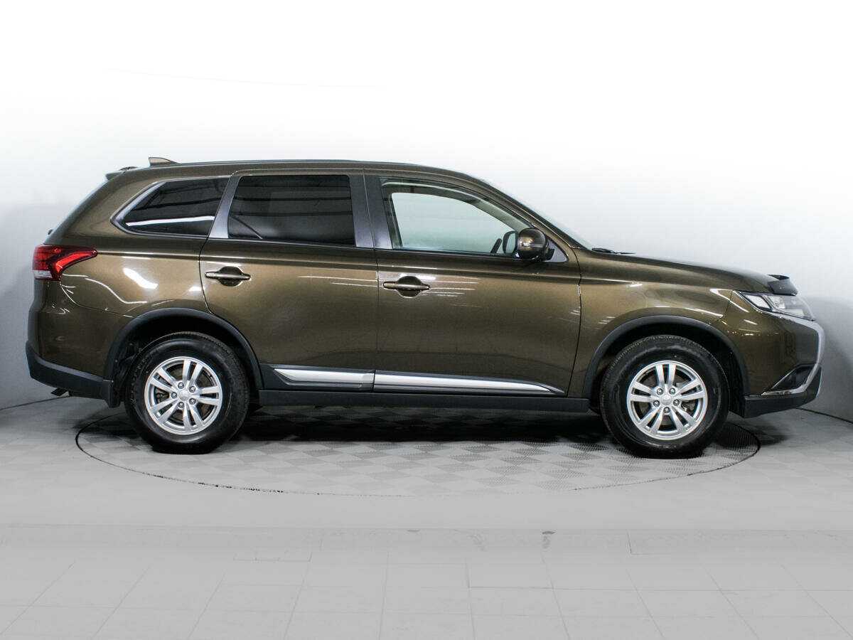 Купить Mitsubishi Outlander с пробегом. Фото: #3