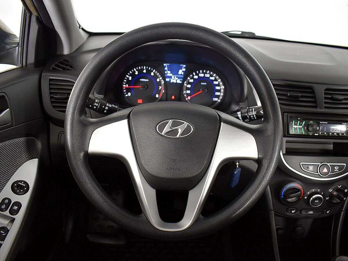 Купить Hyundai Solaris с пробегом. Фото: #10