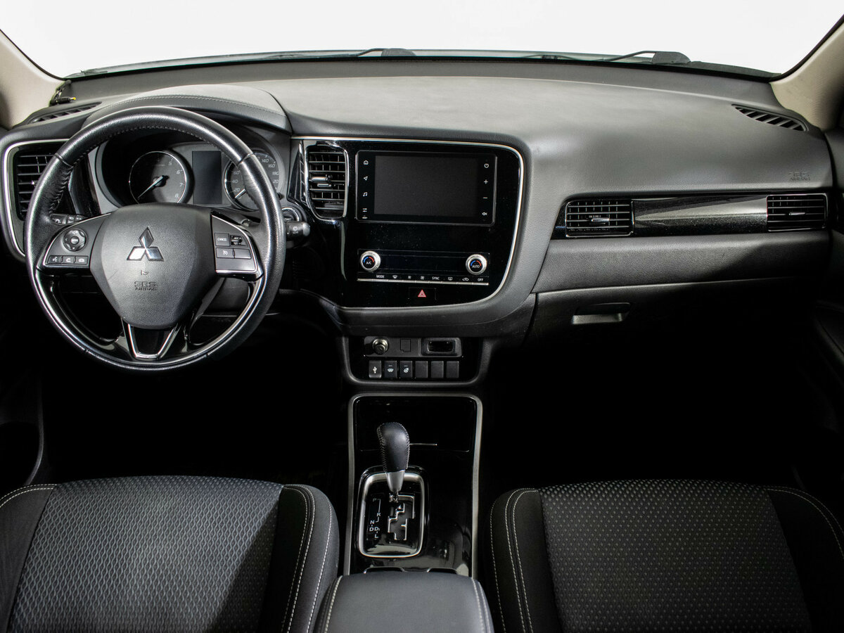 Купить Mitsubishi Outlander с пробегом. Фото: #10