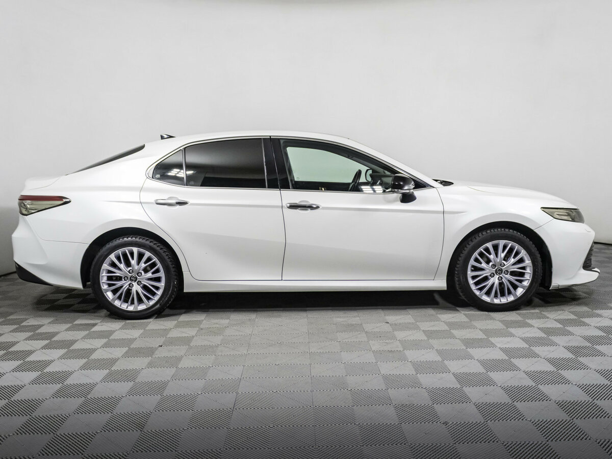 Купить Toyota Camry с пробегом. Фото: #3
