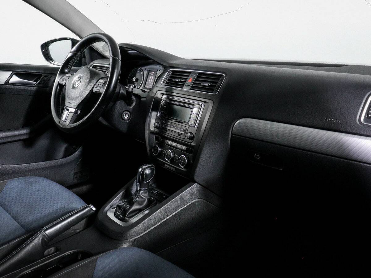 Купить Volkswagen Jetta с пробегом. Фото: #8