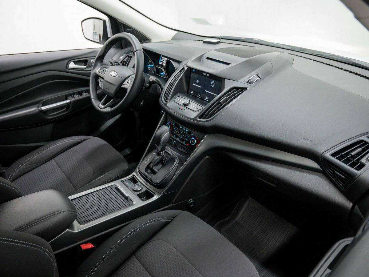 Купить Ford Kuga с пробегом. Фото: #7
