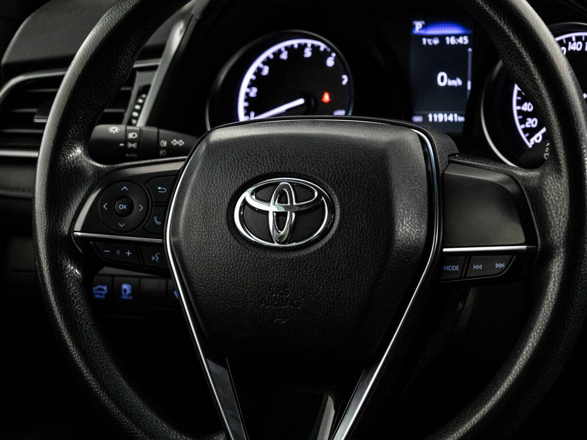 Купить Toyota Camry с пробегом. Фото: #8