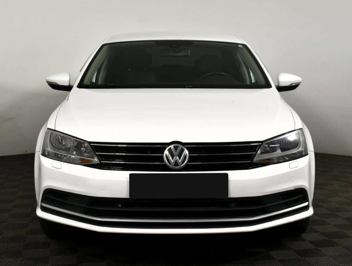Купить Volkswagen Jetta с пробегом. Фото: #1