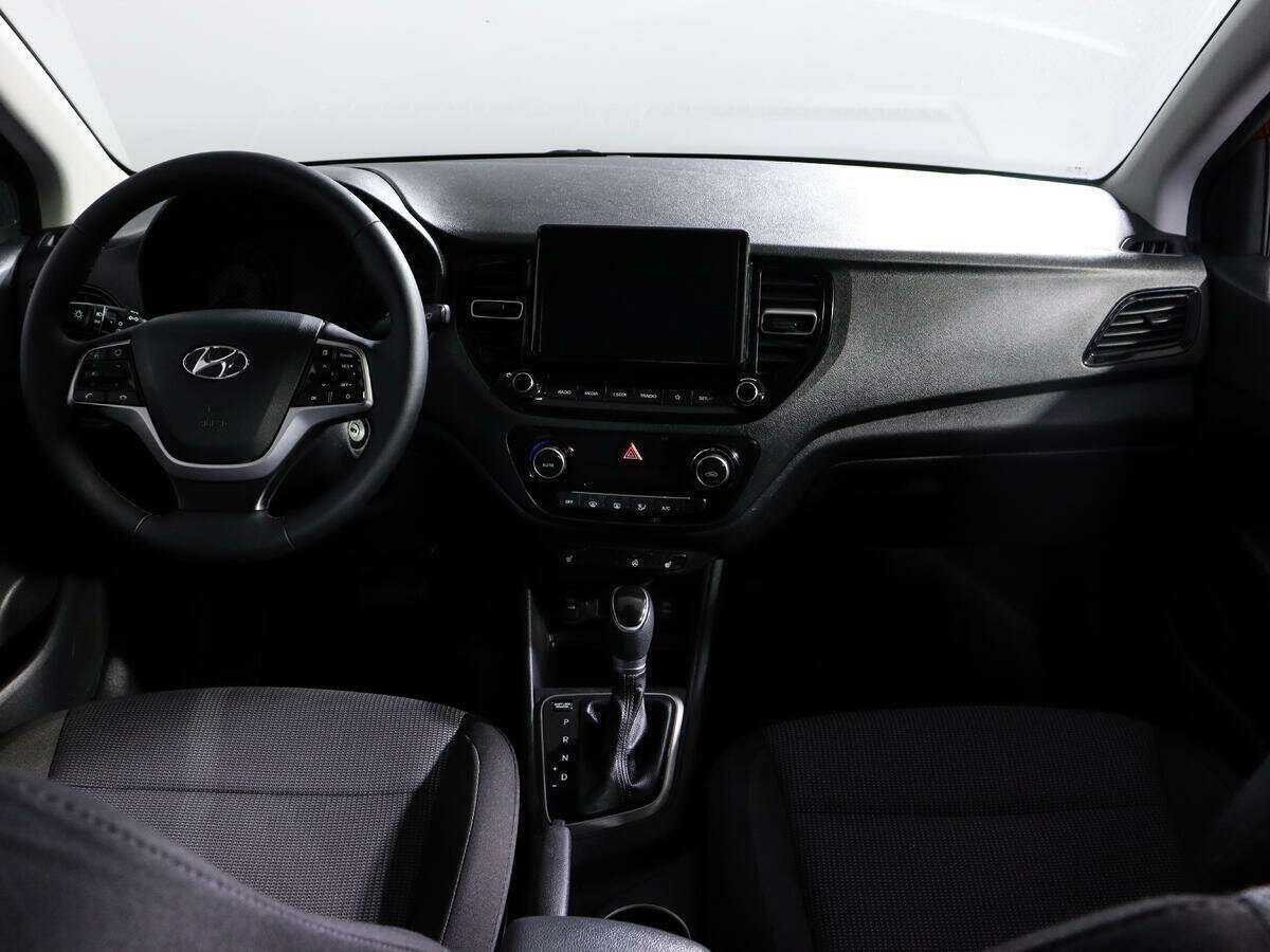 Купить Hyundai Solaris с пробегом. Фото: #8
