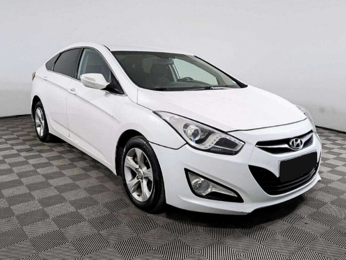 Купить Hyundai i40 с пробегом. Фото: #2
