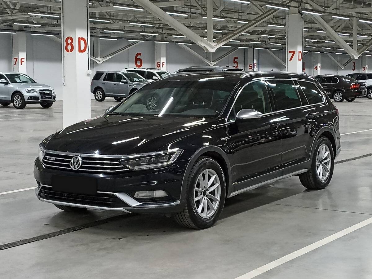 Купить Volkswagen Passat с пробегом. Посмотреть фото