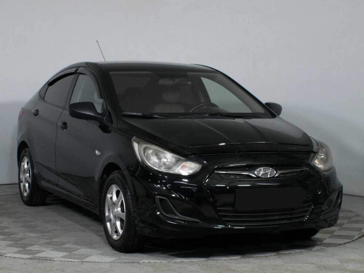 Купить Hyundai Solaris с пробегом. Фото: #2