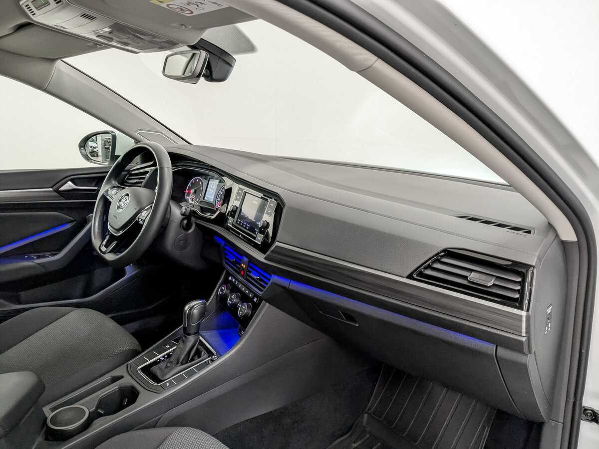 Купить Volkswagen Jetta с пробегом. Фото: #10