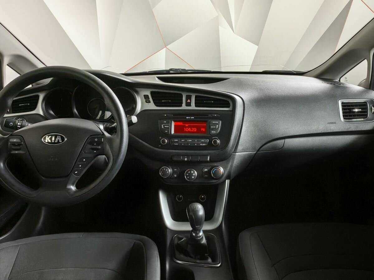 Купить Kia Ceed с пробегом. Фото: #9