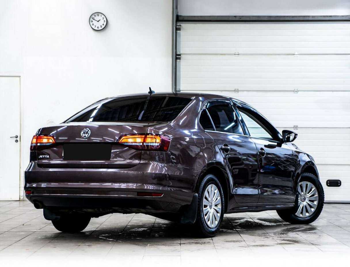 Купить Volkswagen Jetta с пробегом. Фото: #2