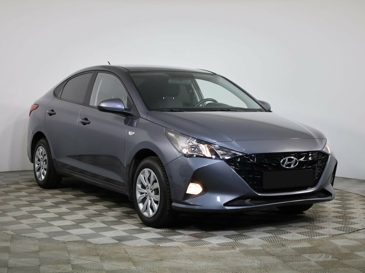 Купить Hyundai Solaris с пробегом. Фото: #2