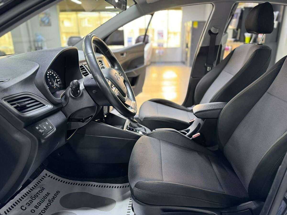 Купить Hyundai Solaris с пробегом. Фото: #11